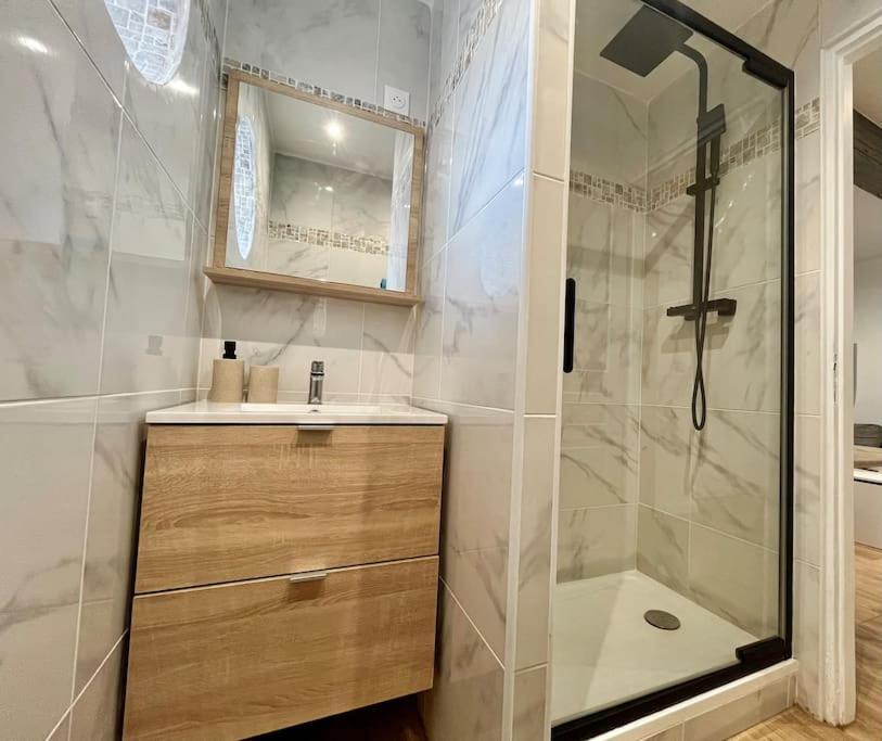 Appartamento T2 Renove A 15 Min De Lyon *