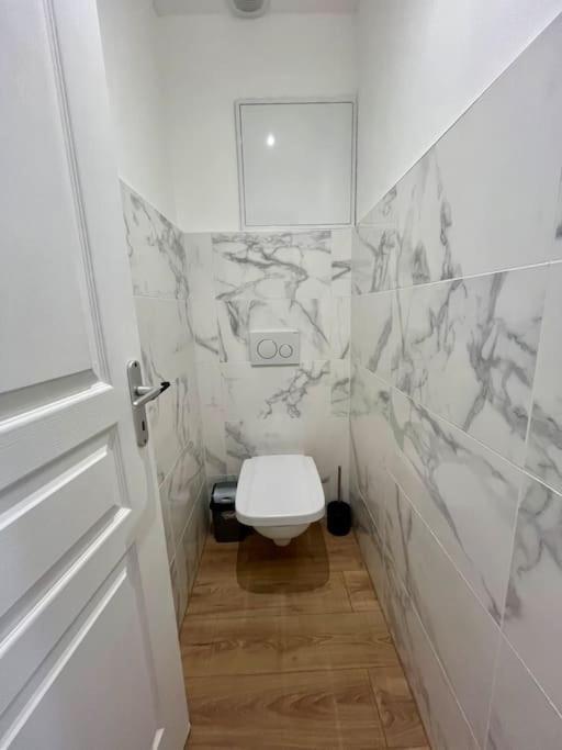 Appartement T2 Renove A 15 Min De Lyon Pierre-Bénite